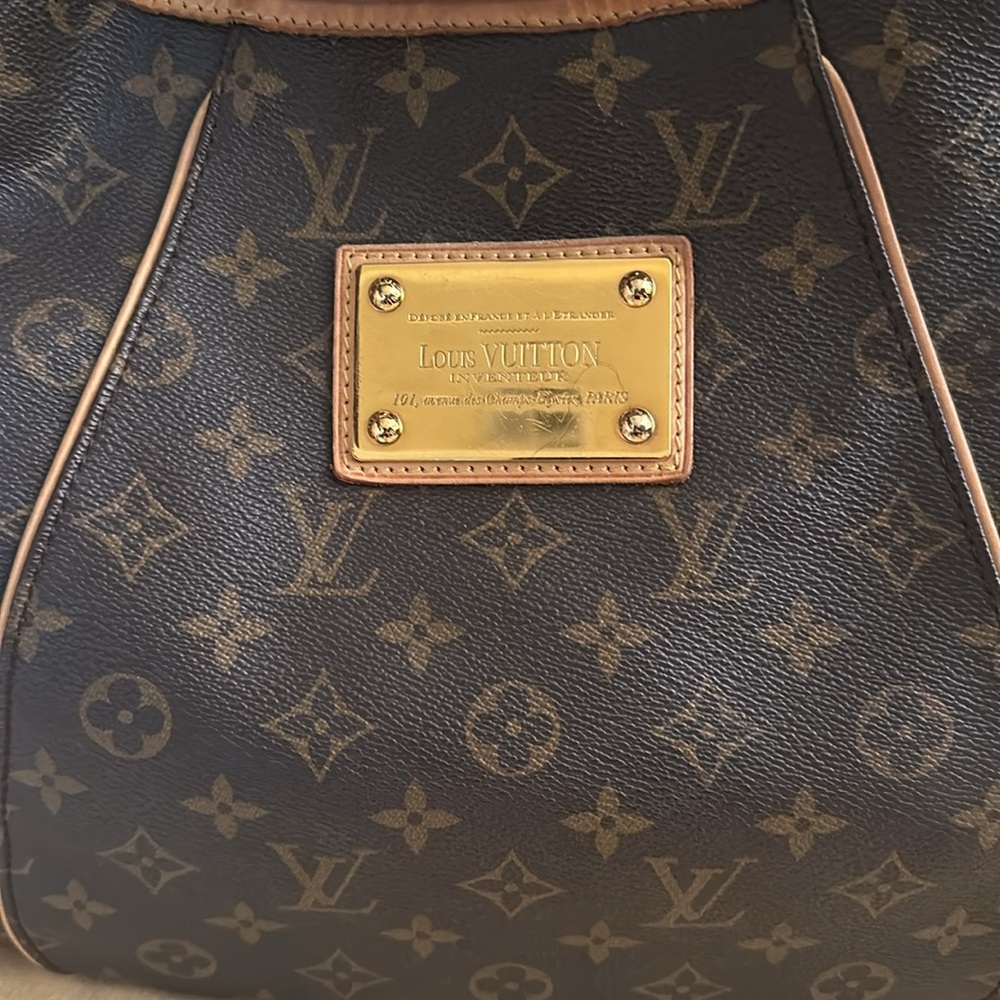 Louis Vuitton Galleria PM - Authentic - Picture 2 of 9